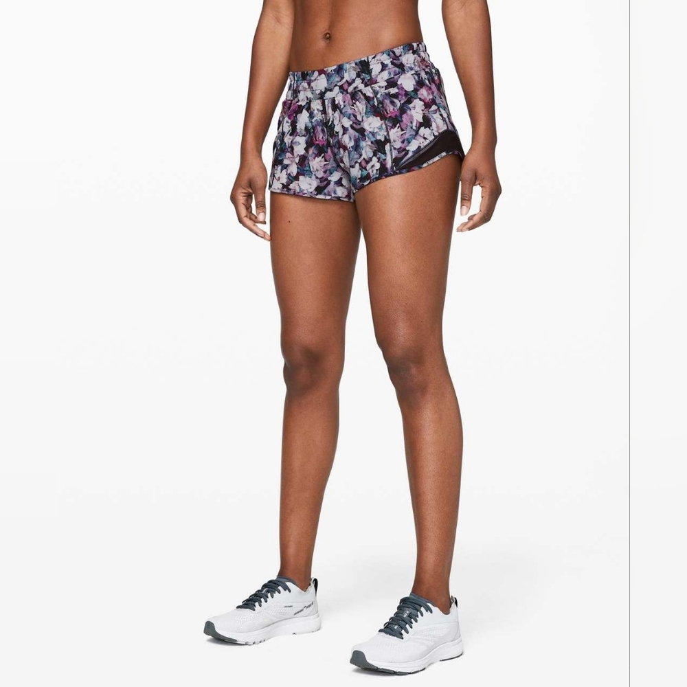 Lululemon Hotty Hot Short II *2.5 Utopia Multi / Deep Phantom